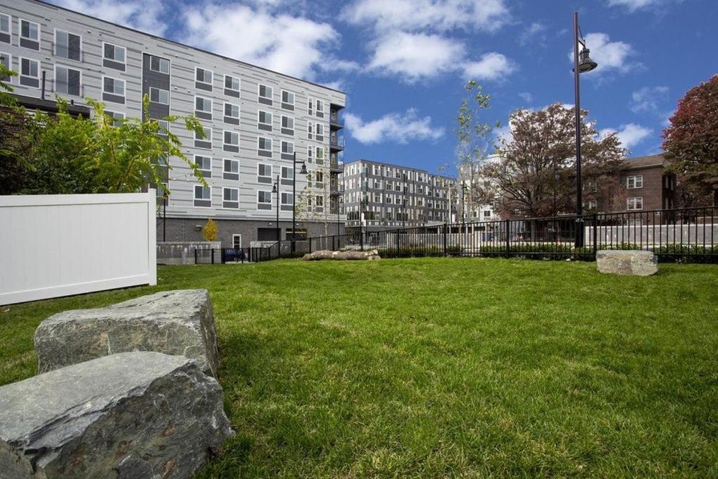 Lux House Of Champagne 2Br 2Ba Free Parking & Wifi Apartment Baltimore Exterior photo